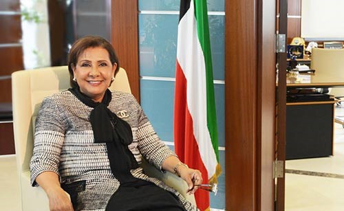 موضي الحمود: منح دراسية لأبناء اللاجئين السوريين في الأردن ولبنان