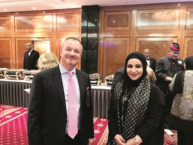 السفير ماثيو لودج مشاركا في افتتاح المعرض﻿