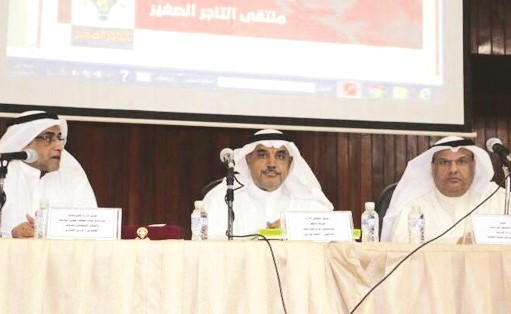 م فارس العنزي متحدثا خلال اطلاق المشروع﻿