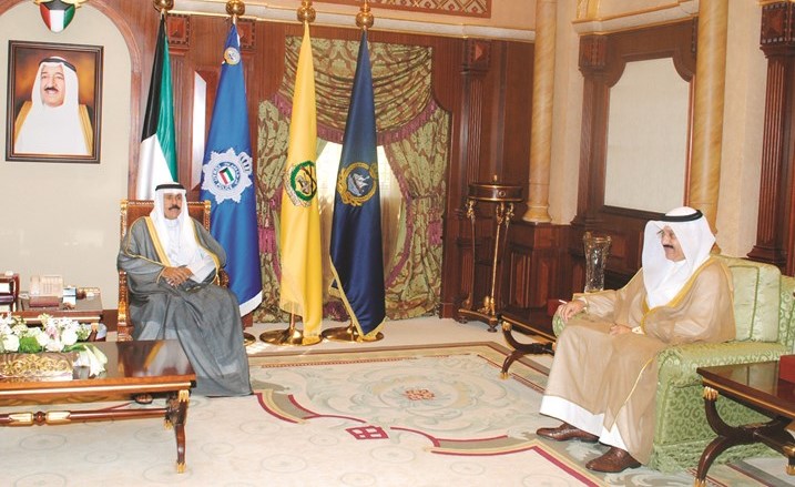 سمو ولي العهد الشيخ نواف الاحمد مستقبلا السفير سميح جوهر حيات ﻿