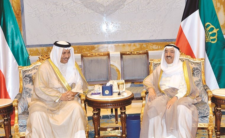 صاحب السمو الامير الشيخ صباح الاحمد مستقبلا سمو رئيس الوزراء الشيخ جابر المبارك ﻿