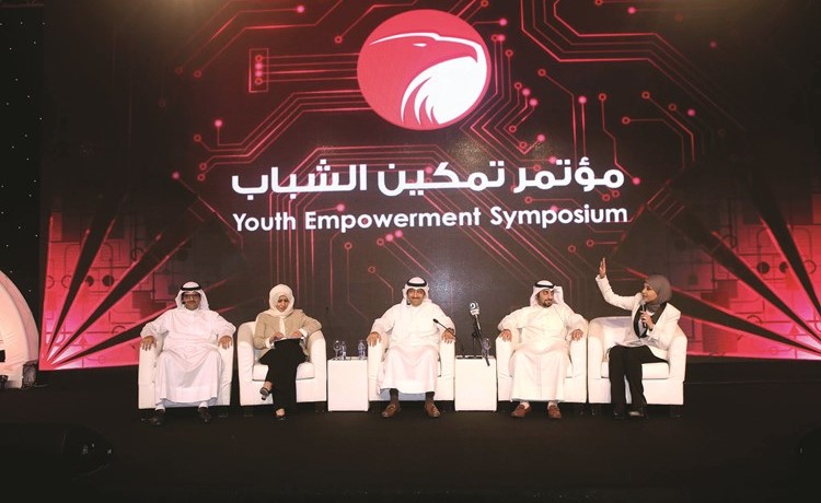 من اليسار مازن الناهض وايمان الروضان وانور بوخمسين ومحمد بودي خلال مشاركتهم في المؤتمر﻿