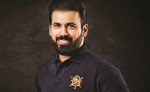 عبدالعزيز أحمد «ضابط بالشرطة» و«بس يا قلبي»!