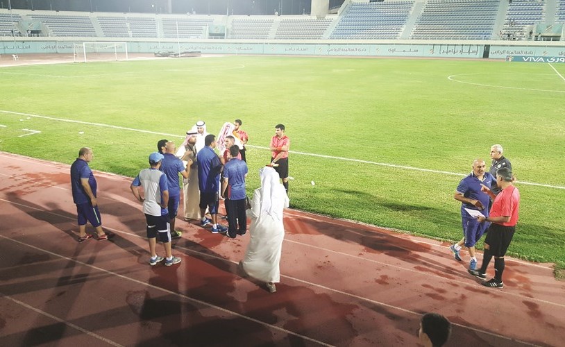 محاولات للتهدئة بين البرقانيين وطاقم الحكام 	خاص الانباء ﻿