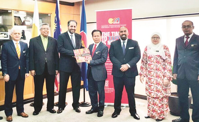  طلال الشمري مع ممثلي الشركات والمؤسسات الماليزية﻿