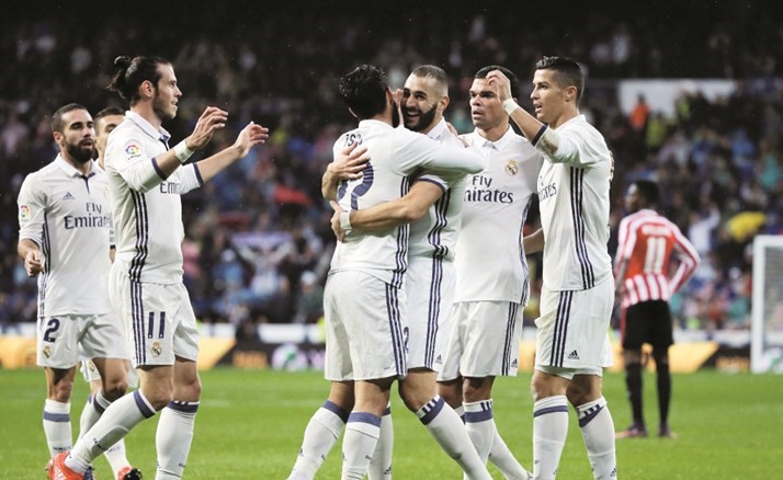 الملكي في «خطر» واختبار سهل لبرشلونة