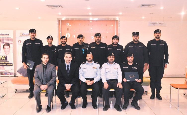 اللواء التركيت متوسطا المشاركين في الدورة﻿