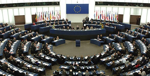 الاتحاد الأوروبي يوافق على نصوص اتفاقية التجارة الحرة مع كندا
