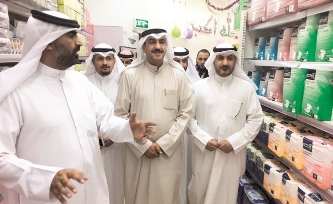 المري والابراهيم والعنزي والشريع في جولة بين اقسام السوق المركزي الجديد ﻿