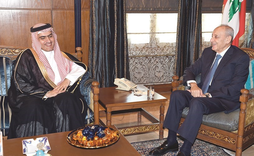 رئيس مجلس النواب نبيه بري مستقبلا وزير الدولة السعودي لشؤون الخليج العربي ثامر السبهان في عين التينة      (محمود الطويل﻿)