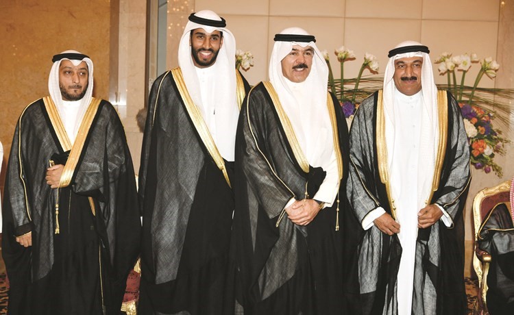 الشيخ محمد الخالد يقدم التهاني 	(قاسم باشا﻿)