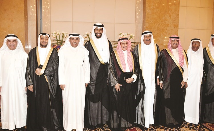 الشيخ تركي الجابر والشيخ دابراهيم الدعيج يباركان﻿