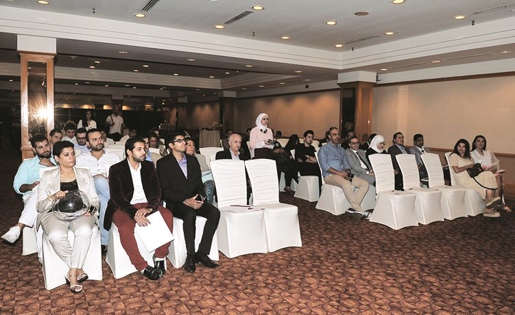 جانب من الحضور خلال المؤتمر الصحافي﻿
