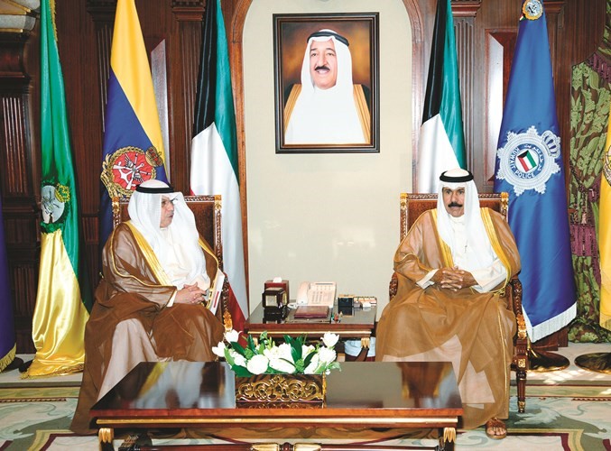 سمو ولي العهد الشيخ نواف الاحمد مستقبلا الشيخ خالد الجراح﻿