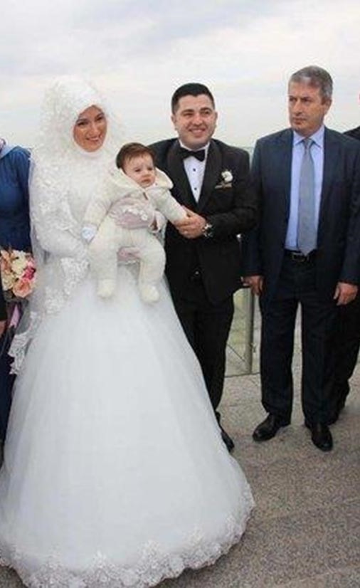 بالصور.. شاهد كيف احتفلا بزفافهما الفريد.. "ألبر" و "ياشيم" عروسان تركيان يقيما أول حفل من نوعه