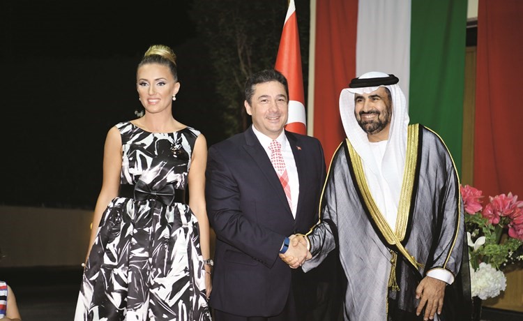 السفير الاماراتي رحمة حسين الزعابي مهنئا﻿