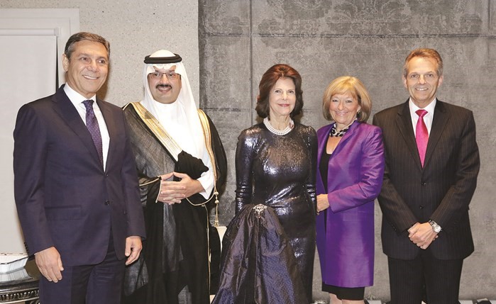 ريتشارد جروفس ومعتز الرافعي مع الملكة سيلفيا وصاحب السمو الملكي الامير تركي بن طلال بن عبدالعزيز خلال الحفل﻿