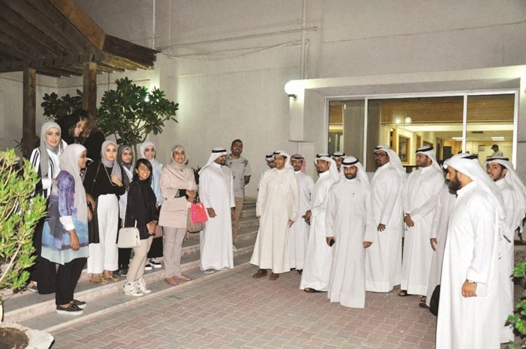 105 مهندسين ومهندسات بترول تجمعوا أمام «المهندسين»