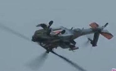 طيار سعودي يتمكن بمهارة فائقة من مراوغة مسلحين حاولوا إسقاط طائرته ويرديهم قتلى