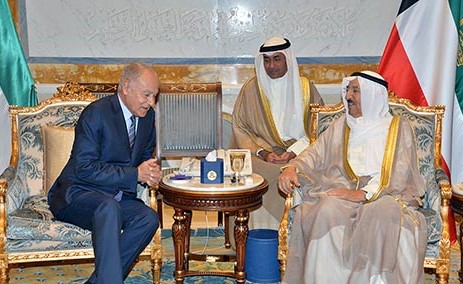صاحب السمو الأمير الشيخ صباح الأحمد مستقبلا الأمين العام لجامعة الدول العربية أحمد أبو الغيط