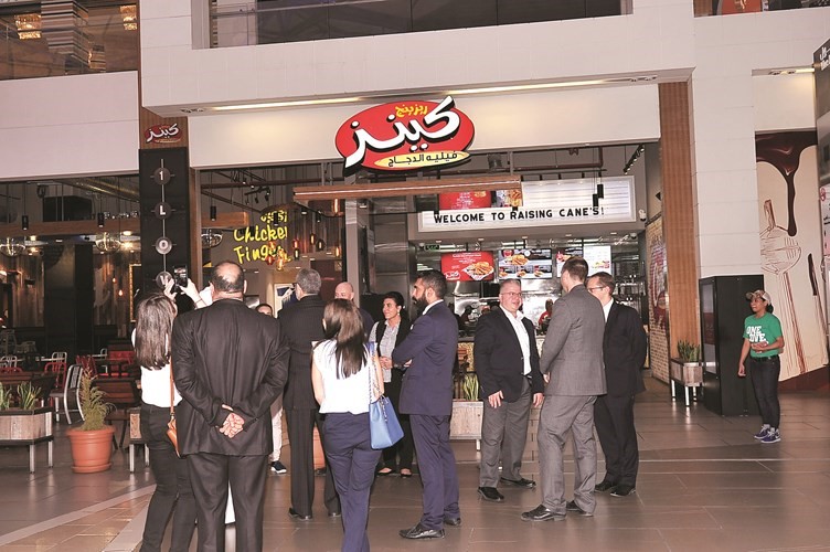 جولة السفير داخل ريزينج كينز ﻿