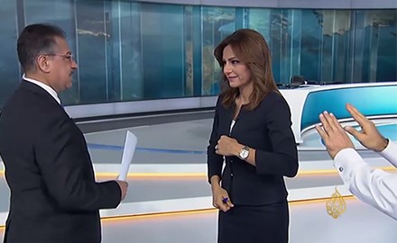 فيديو طريف.. شاهد مذيعي الجزيرة أثناء استعدادهم للظهور على الهواء