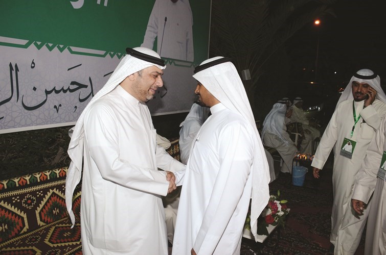 مرشح الدائرة الاولى النائب السابق د.يوسف الزلزلة مرحبا باحد ابناء الدائرة﻿