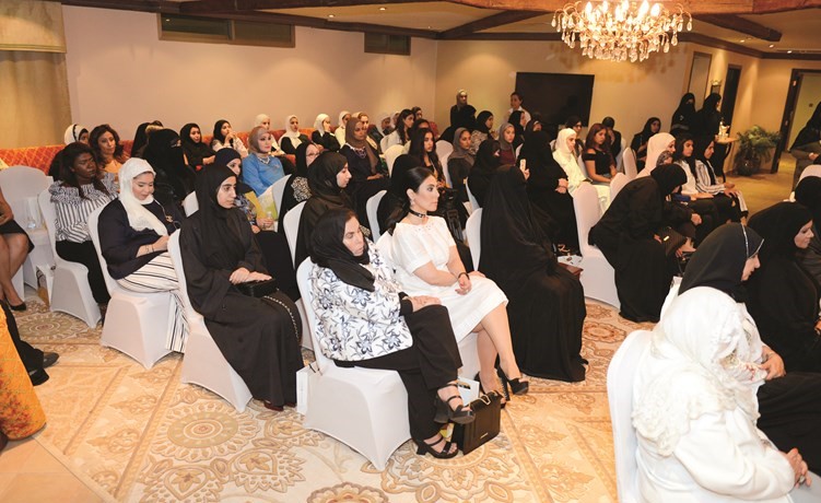 ناخبات الدائرة الثالثة في المقر الانتخابي للمرشح شايع الشايع﻿