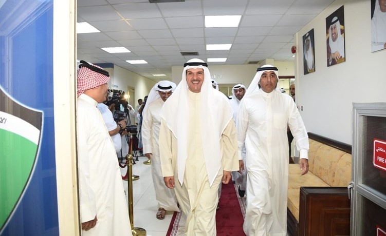 الشيخ سلمان الحمود وفواز الحساوي لحظة زيارة الاتحاد﻿