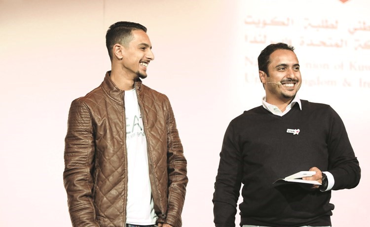 احمد النويبت مع احد المتسابقين﻿