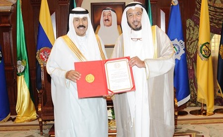 سمو ولي العهد الشيخ نواف الاحمد مستقبلا د.عبدالله المعتوق﻿