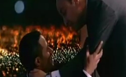 بالفيديو.. لماذا قبّل عمرو أديب رأس محمد رمضان