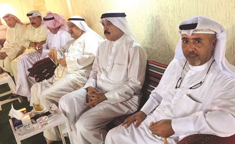 مرشح الدائرة الأولى سلمان العطار مع الحضور بديوانية سالم الجعفر﻿