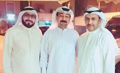مرشح الدائرة الخامسة محمد سلطان العجمي مع سالم الجعفر والزميل بدر العنزي ﻿