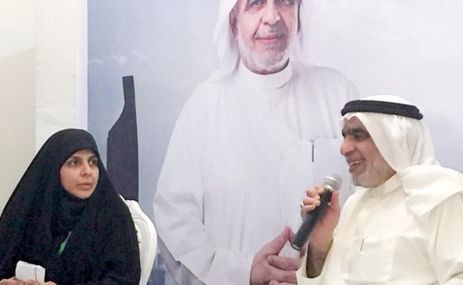 مرشح الدائرة الأولى النائب السابق عدنان عبدالصمد متحدثا خلال الندوة﻿