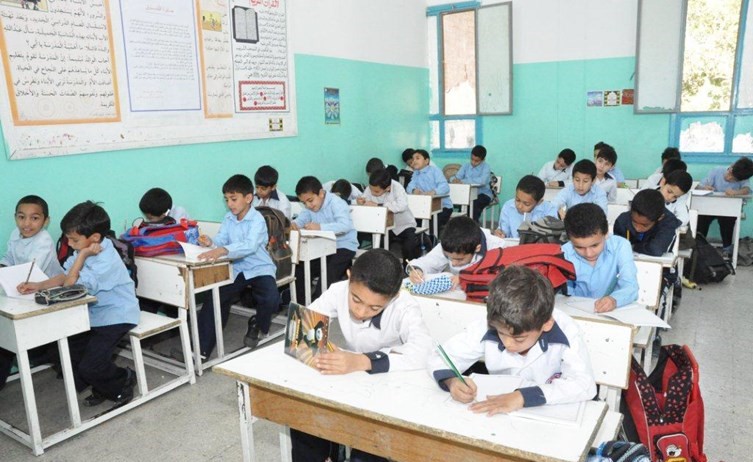 مجموعة من طلاب العلم تكفلهم اللجنة﻿