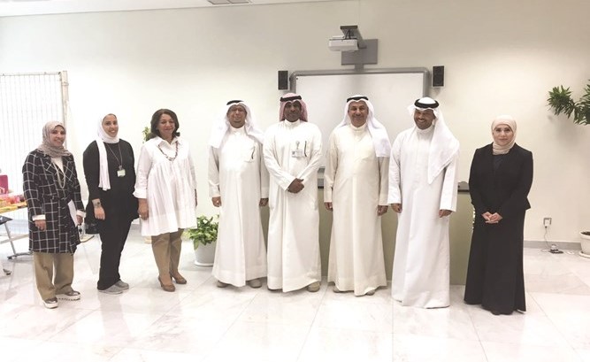 معرض مستلزمات الطالبة بمعهد التمريض