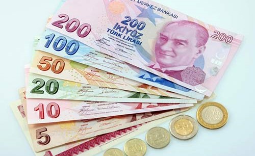 تراجع تاريخي لليرة التركية أمام الدولار