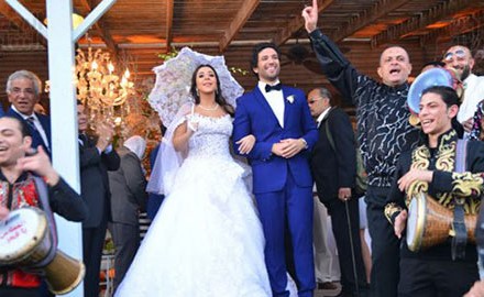 بالفيديو والصور.. كم بلغت كلفة زفاف حسن الردّاد وايمي سمير غانم.. وهذه كواليس العرس!