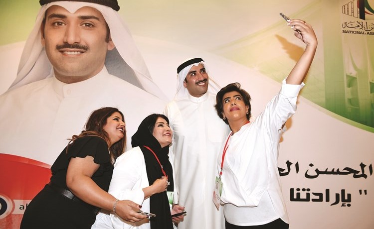  وسيلفي مع عضوات اللجنة الاعلامية﻿