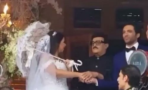 بالفيديو.. شاهدوا كيف كسرت ايمي سمير غانم التقاليد في حفل زفافها من حسن الردّاد