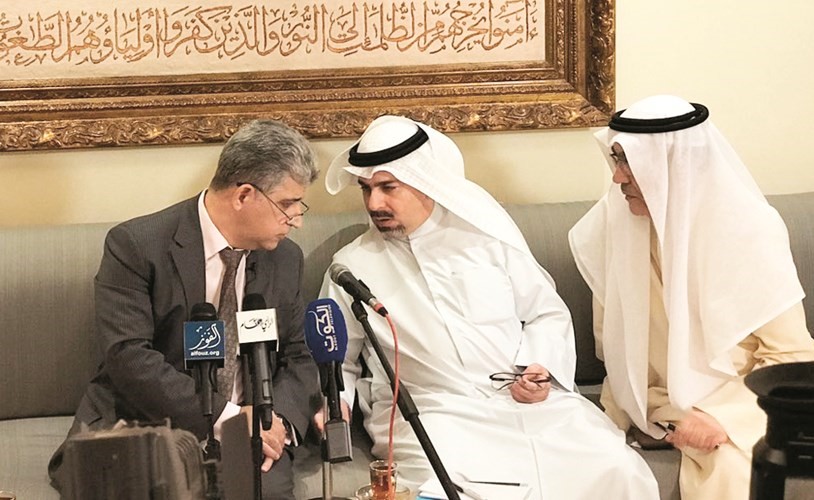 د.عبدالمطلب بهبهاني خلال الندوة﻿