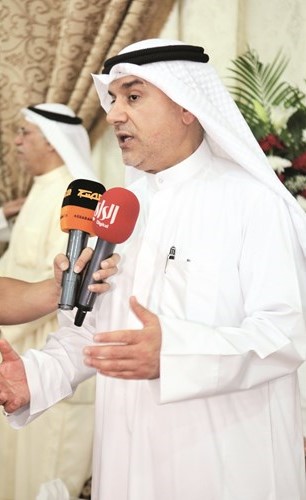 عبدالله التميمي متحدثا لوسائل الاعلام﻿