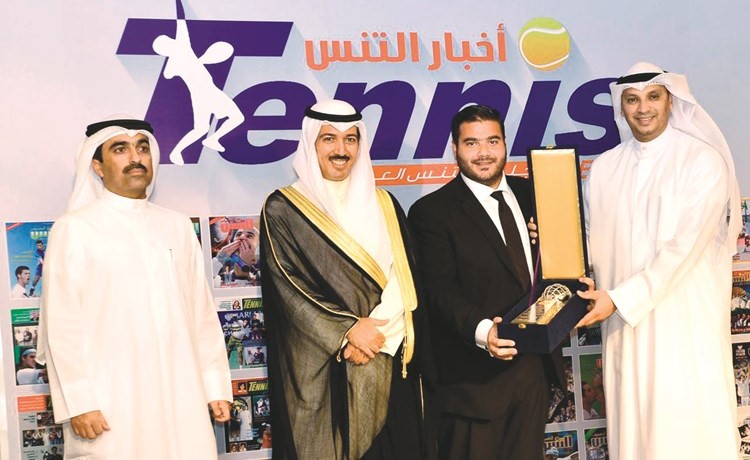تكريم بنك الكويت الدولي من الشيخ أحمد الجابر ومحمد جاسم المرزوق ود.جاسم الهويدي ﻿