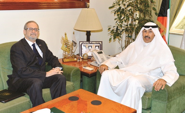  الشيخ فواز الخالد مستقبلا السفير لورانس سيلفرمان﻿