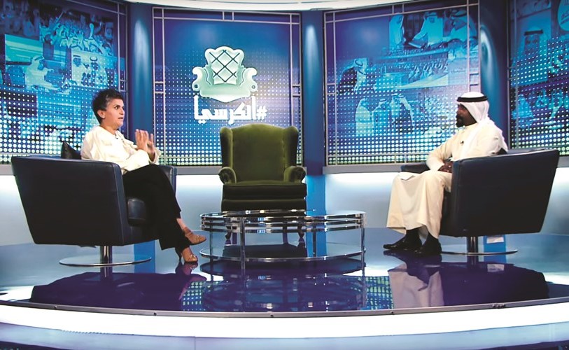 الإعلامي علي مبارك موجها الأسئلة ١٥ إلى المرشحة صفاء الهاشم في برنامج الكرسي﻿
