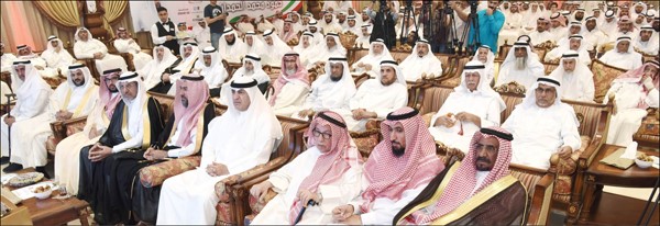  الحضور خلال افتتاح مقر النائب السابق ومرشح الدائرة الخامسة حمود الحمدان
