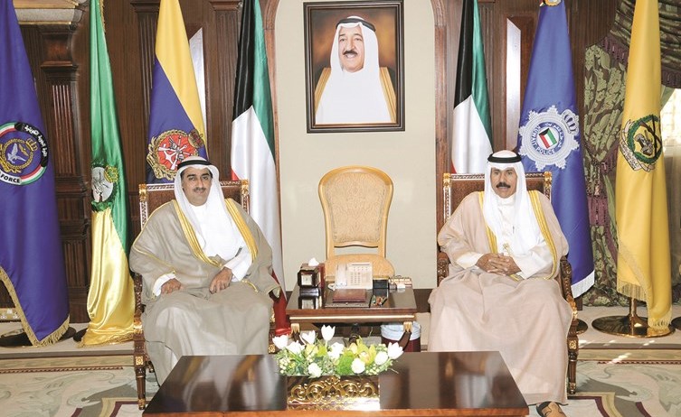 سمو ولي العهد الشيخ نواف الأحمد مستقبلا د. يوسف العلي﻿