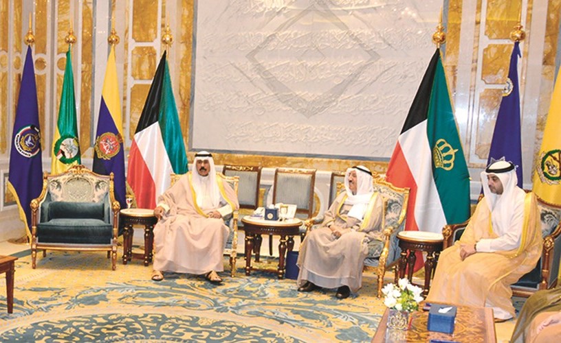  صاحب السمو الأمير خلال استقباله الشيخ محمد العبد الله والمستشار خالد سالم والمستشار د.عادل بورسلي﻿