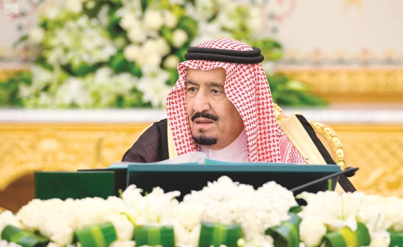 خادم الحرمين الشريفين الملك سلمان بن عبدالعزيز مترئسا جلسة مجلس الوزراء أمس 	( واس) ﻿